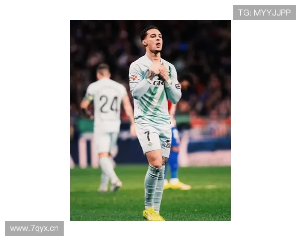 安东尼本赛季进球数据持续提升,进攻端表现稳健 安东尼本赛季进球数据持续提升,进攻端表现稳健